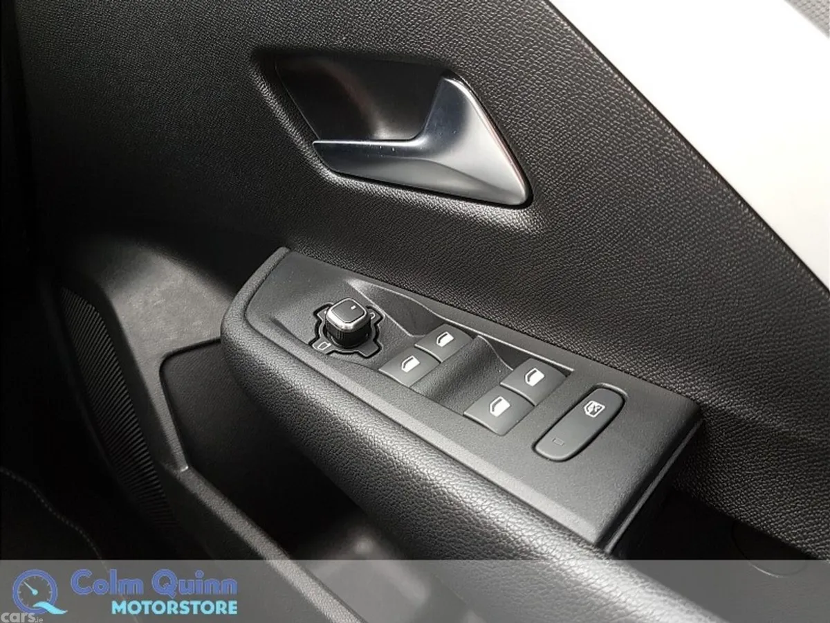 Opel Astra Hatchback, Petrol, 2023, Black