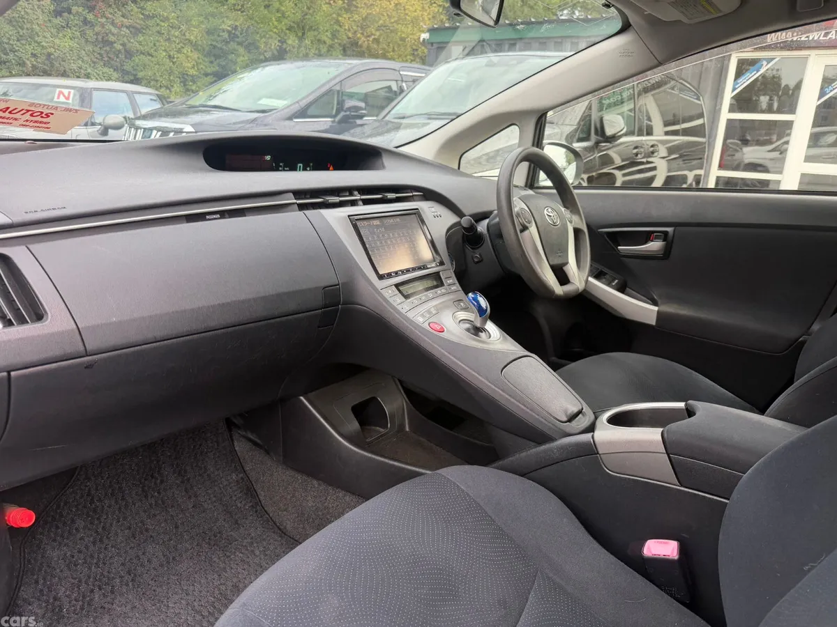 Toyota Prius Hatchback, Petrol Hybrid, 2012, White