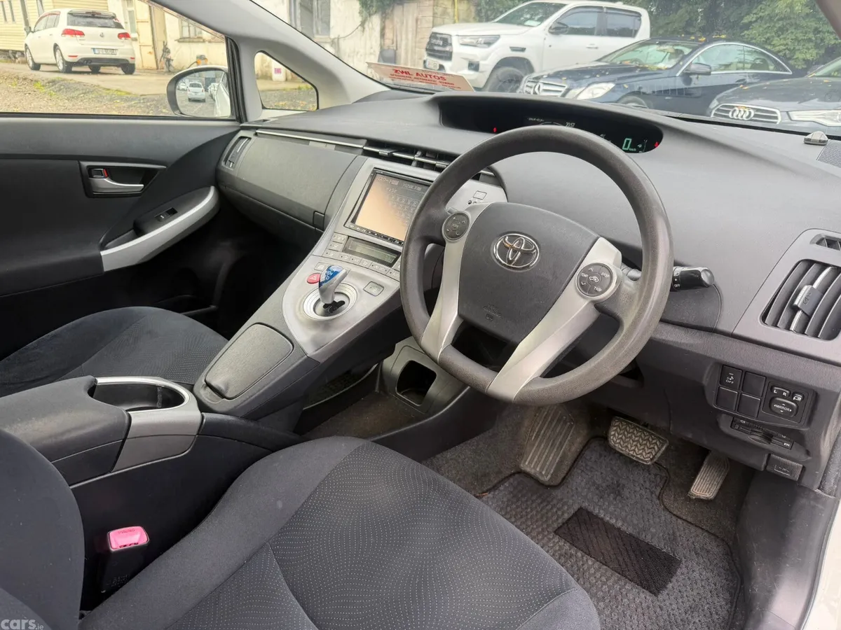 Toyota Prius Hatchback, Petrol Hybrid, 2012, White