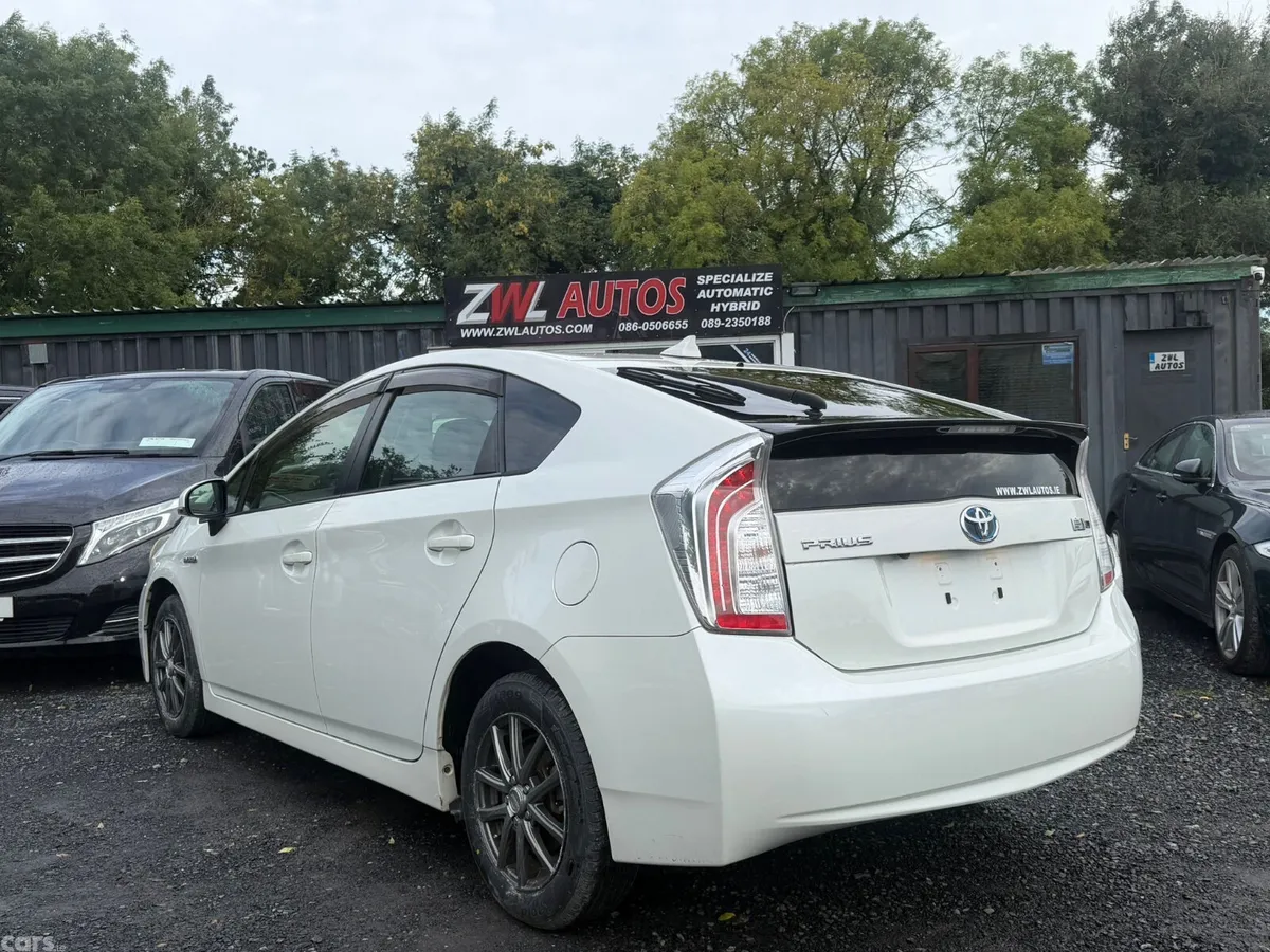 Toyota Prius Hatchback, Petrol Hybrid, 2012, White
