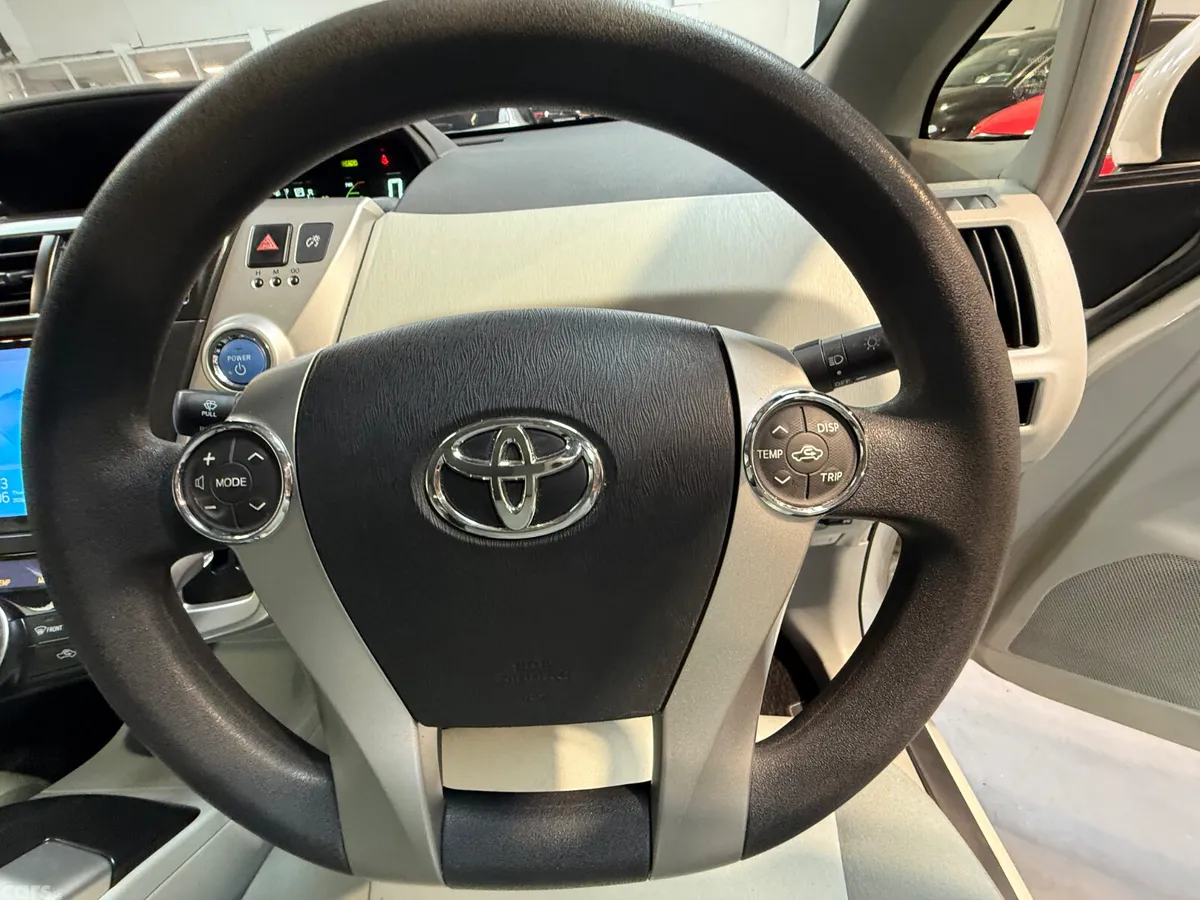 Toyota Prius MPV, Petrol Hybrid, 2015, White