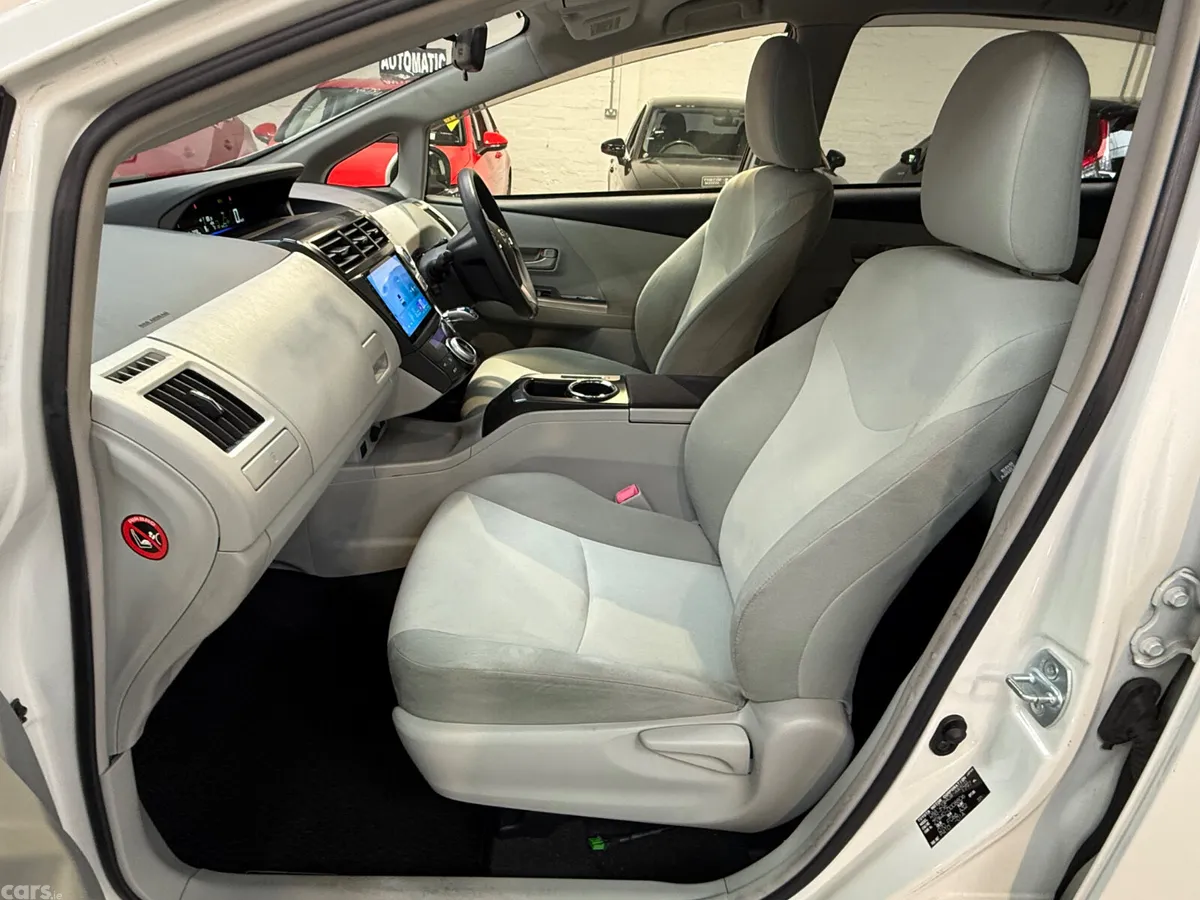 Toyota Prius MPV, Petrol Hybrid, 2015, White