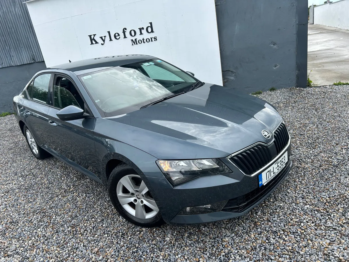 Skoda Superb Hatchback, Diesel, 2017, Grey