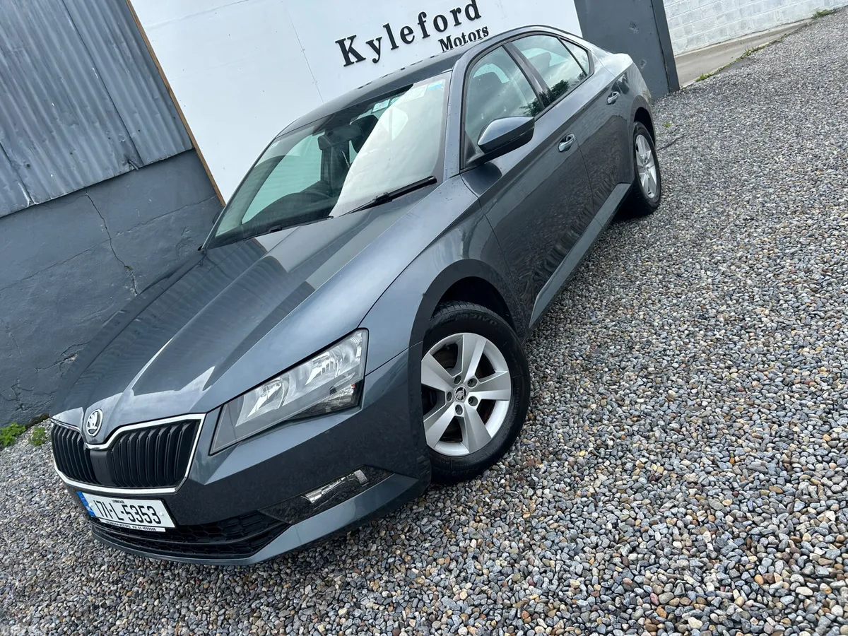 Skoda Superb Hatchback, Diesel, 2017, Grey