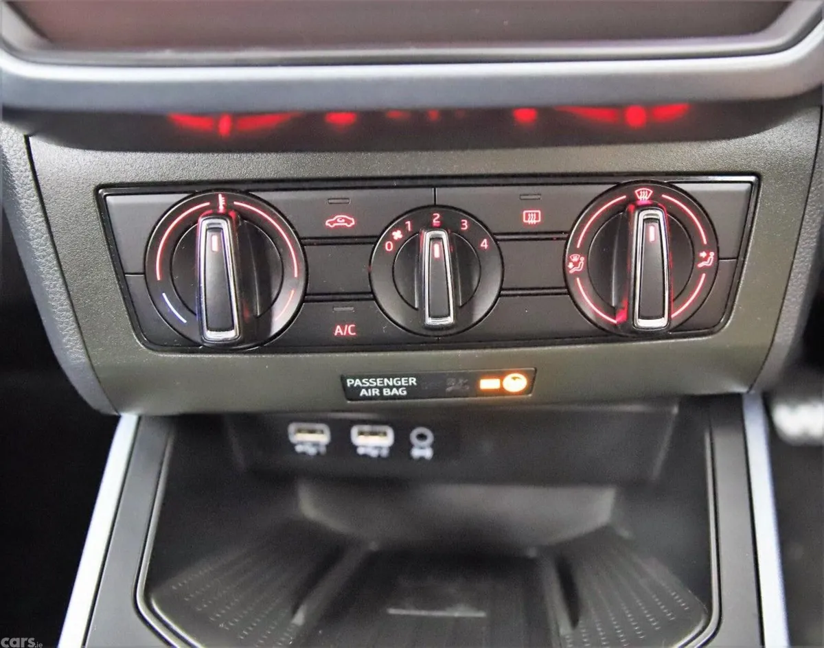 SEAT Arona SUV, Diesel, 2019, White