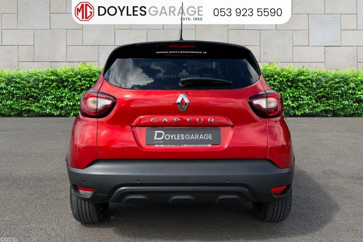 Renault Captur Hatchback, Diesel, 2019, Red