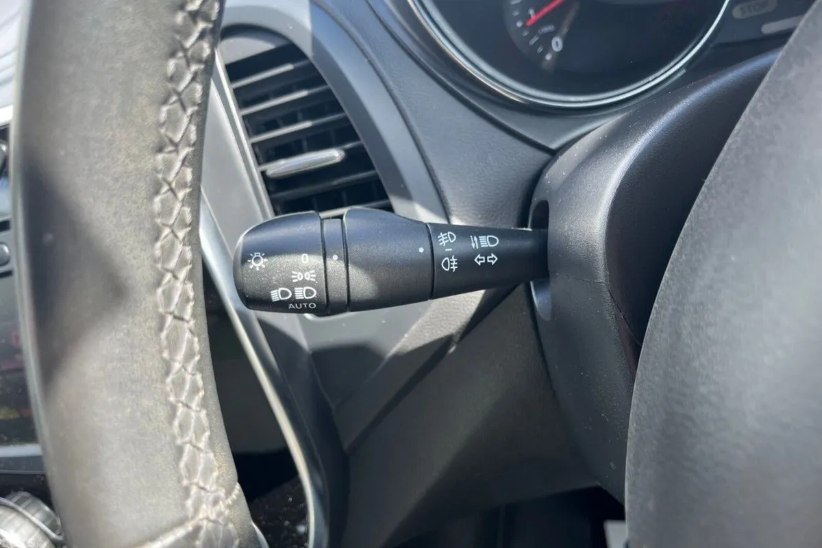 Renault Captur Hatchback, Diesel, 2019, Red