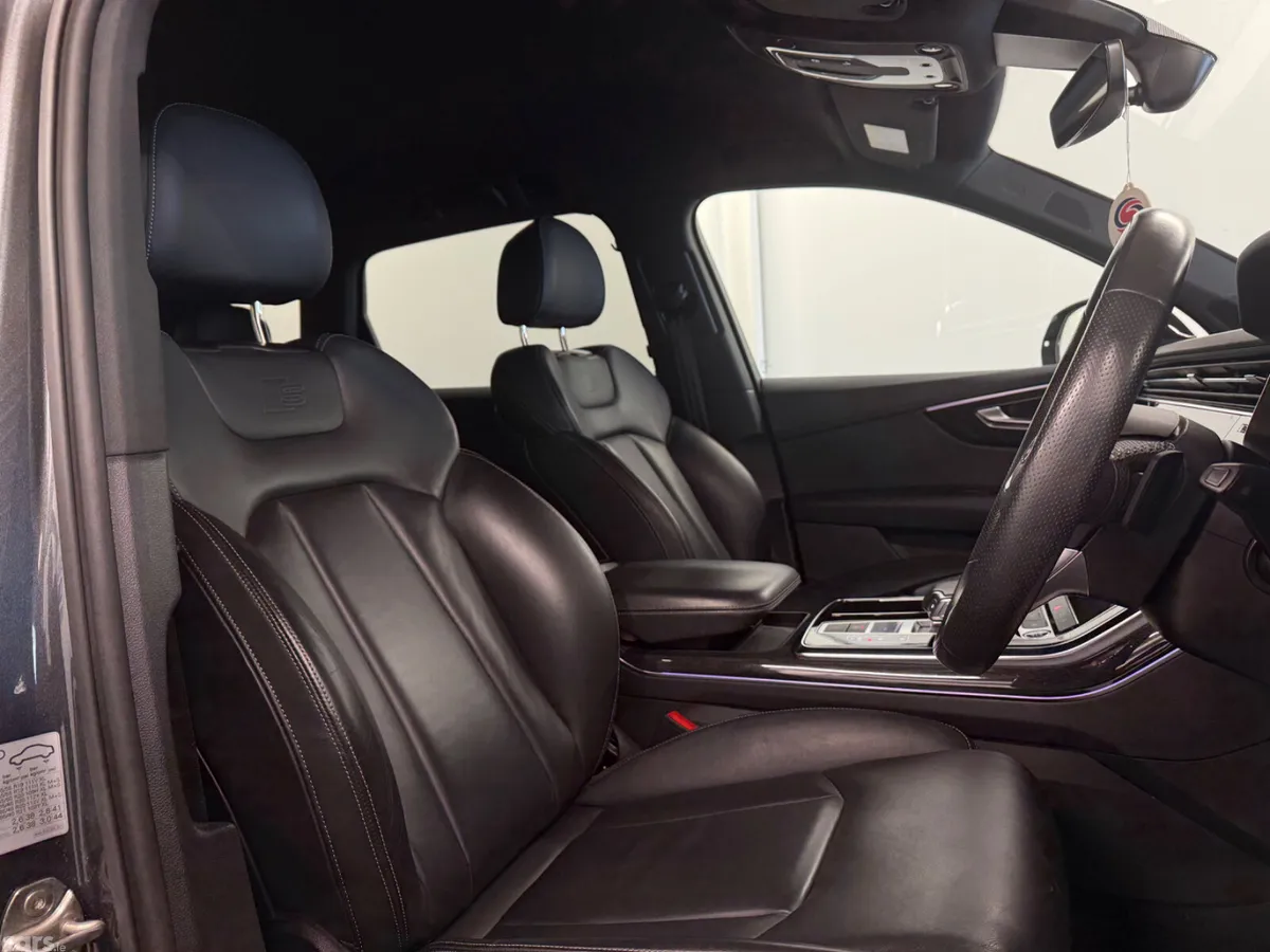 Audi Q7 SUV, Petrol Hybrid, 2023, Grey