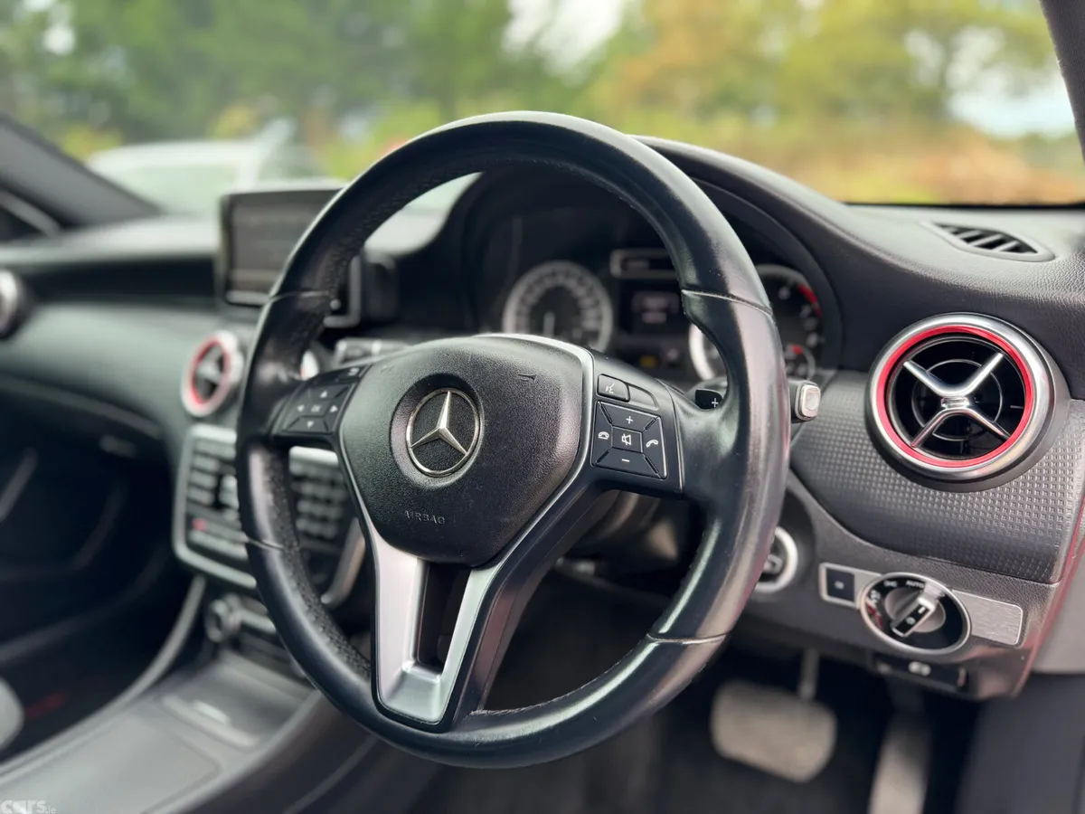Mercedes-Benz A-Class Hatchback, Petrol, 2014, Red