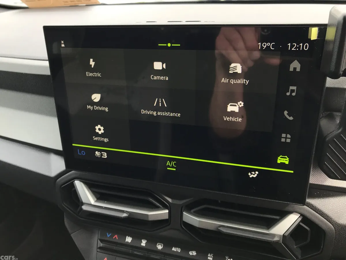 Dacia Duster SUV, Petrol Hybrid, 2026, Grey