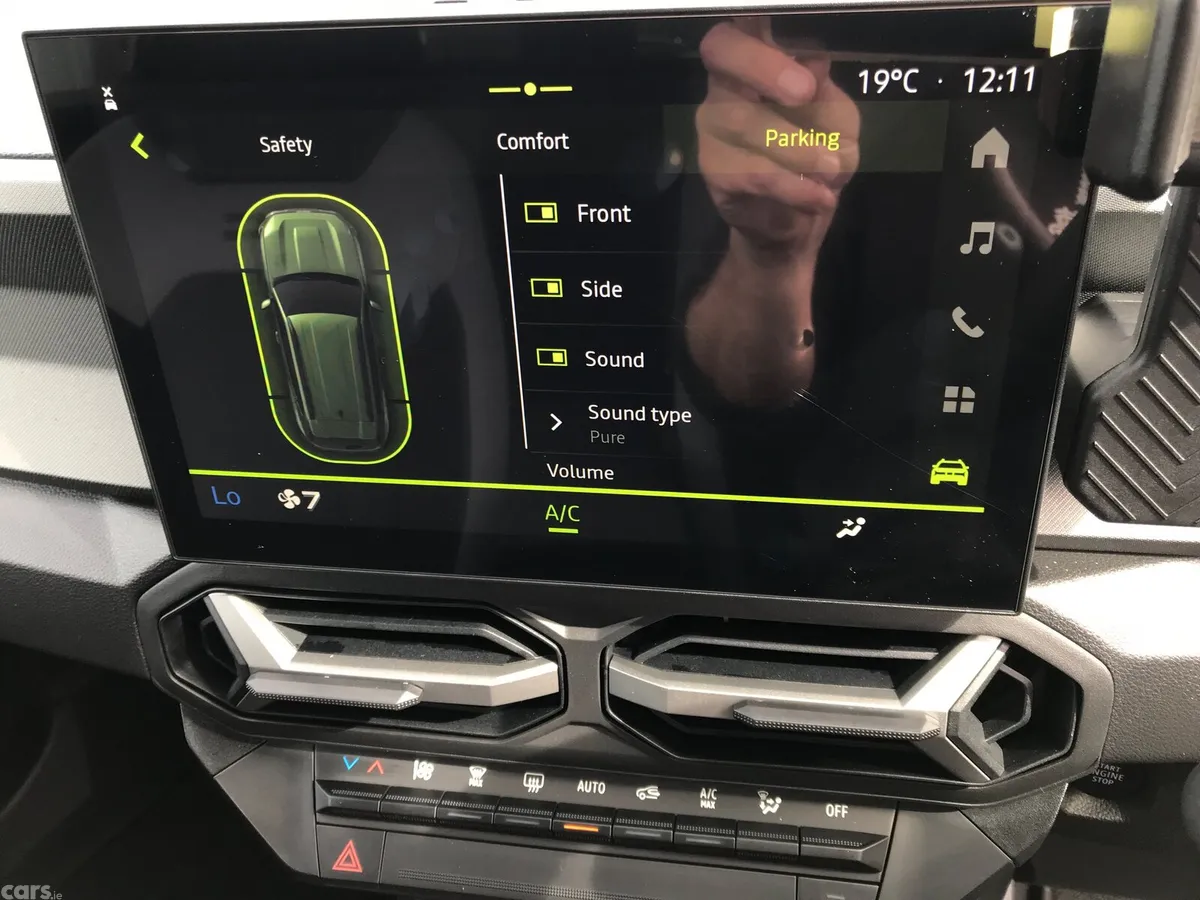 Dacia Duster SUV, Petrol Hybrid, 2026, Grey