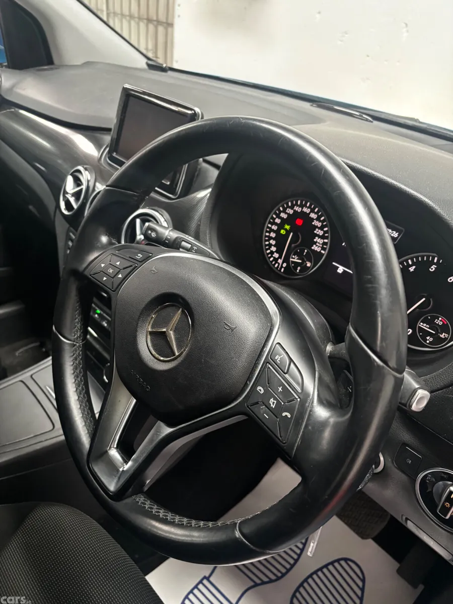 Mercedes-Benz B-Class Hatchback, Petrol, 2013, Blue