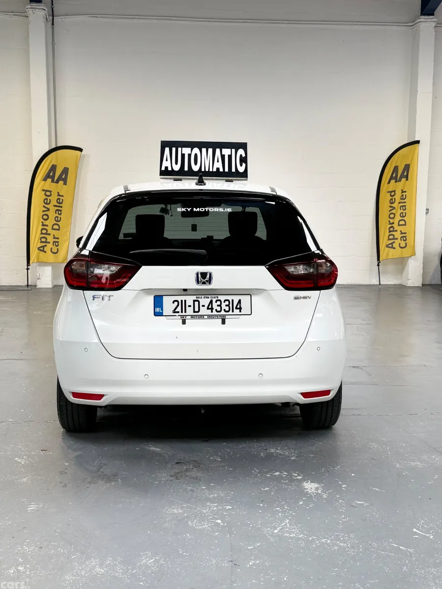 Honda Jazz Hatchback, Petrol Hybrid, 2021, White