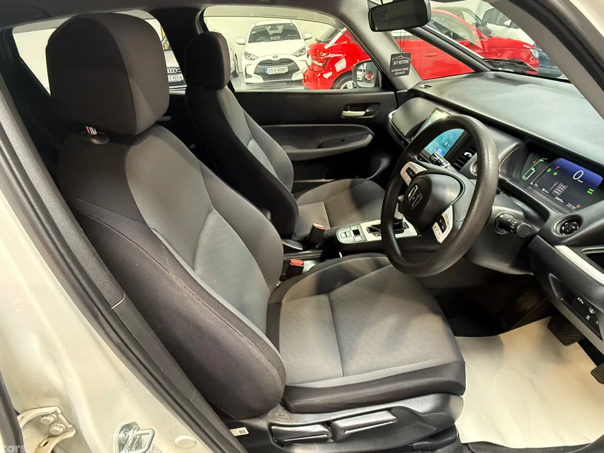 Honda Jazz Hatchback, Petrol Hybrid, 2021, White