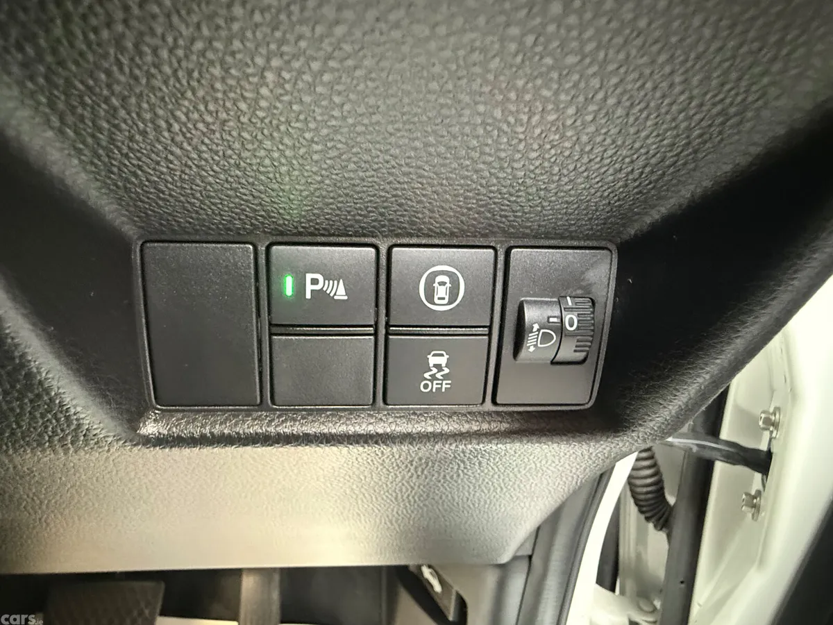 Honda Jazz Hatchback, Petrol Hybrid, 2021, White