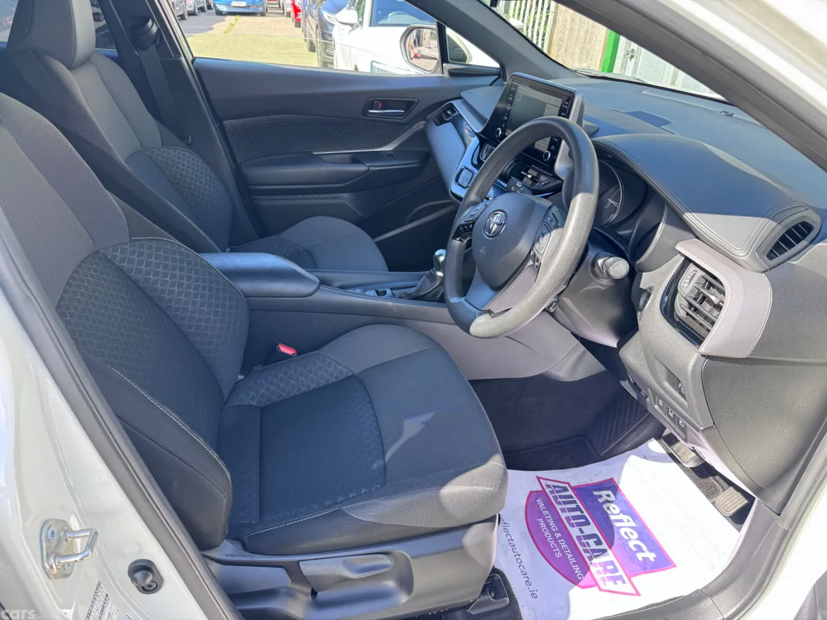 Toyota C-HR Hatchback, Petrol Hybrid, 2021, White