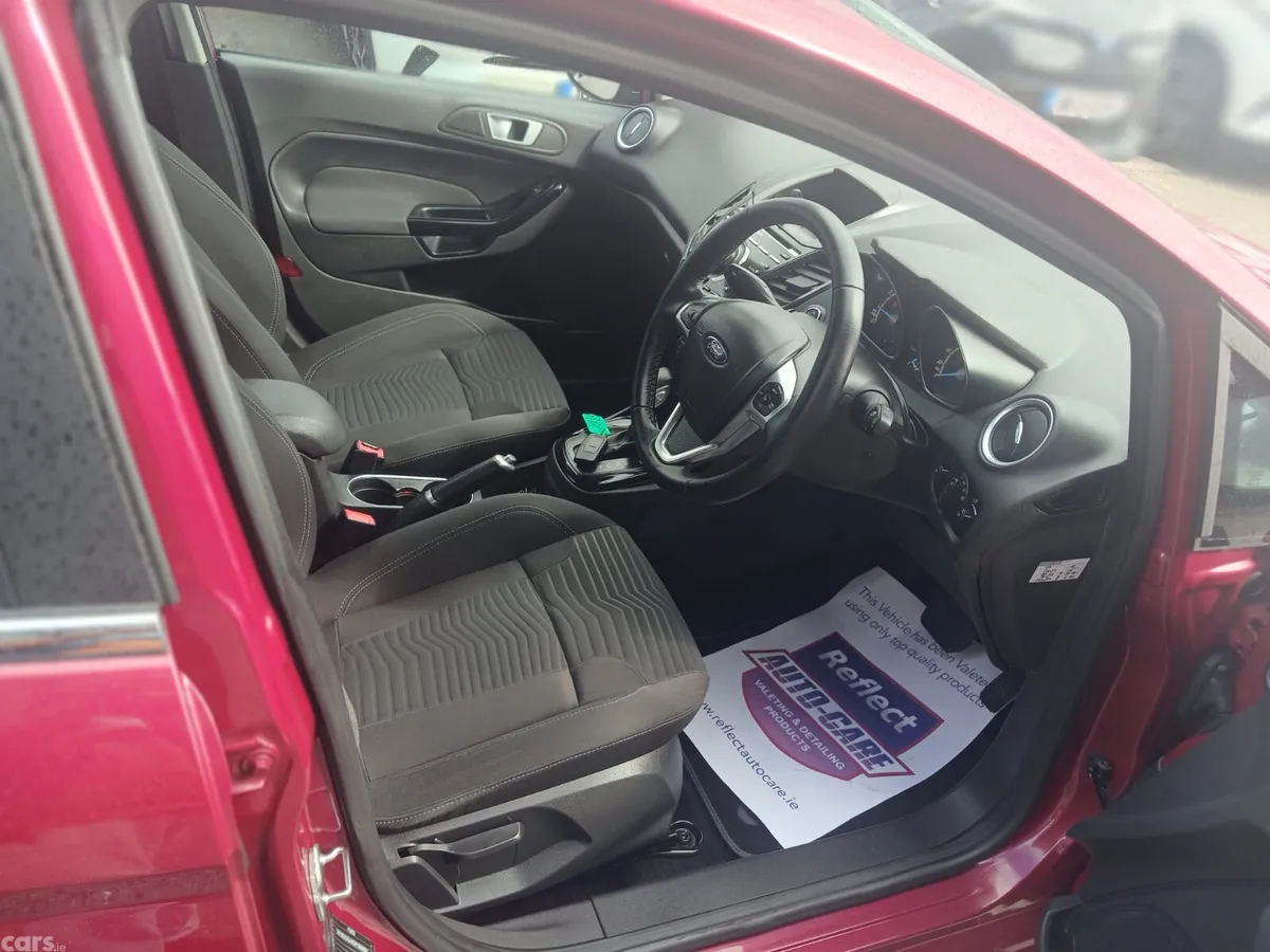 Ford Fiesta Hatchback, Petrol, 2015, Red