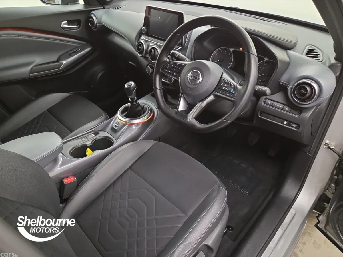 Nissan Juke Hatchback, Petrol, 2022, Silver