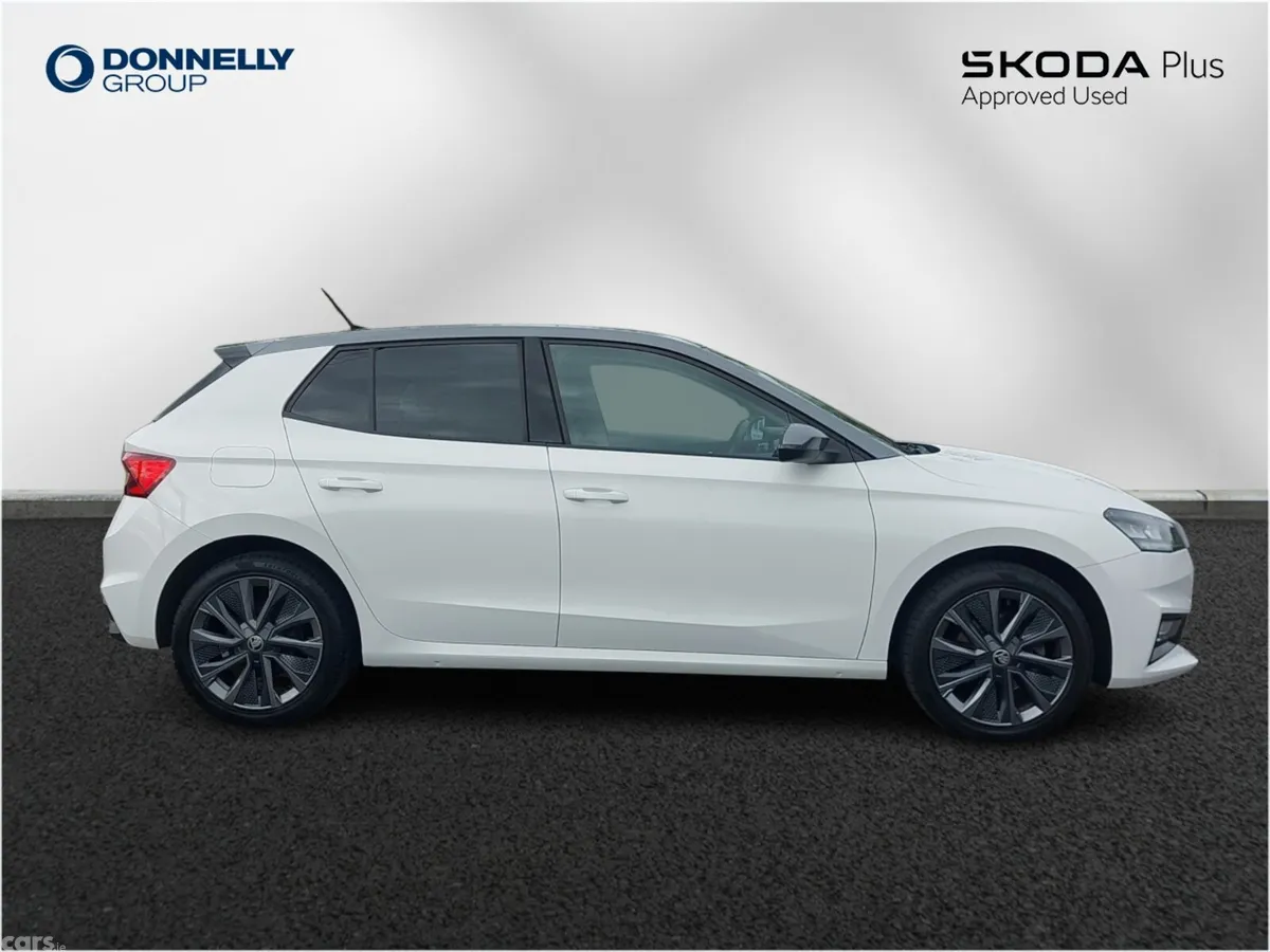 Skoda Fabia Hatchback, Petrol, 2023, White