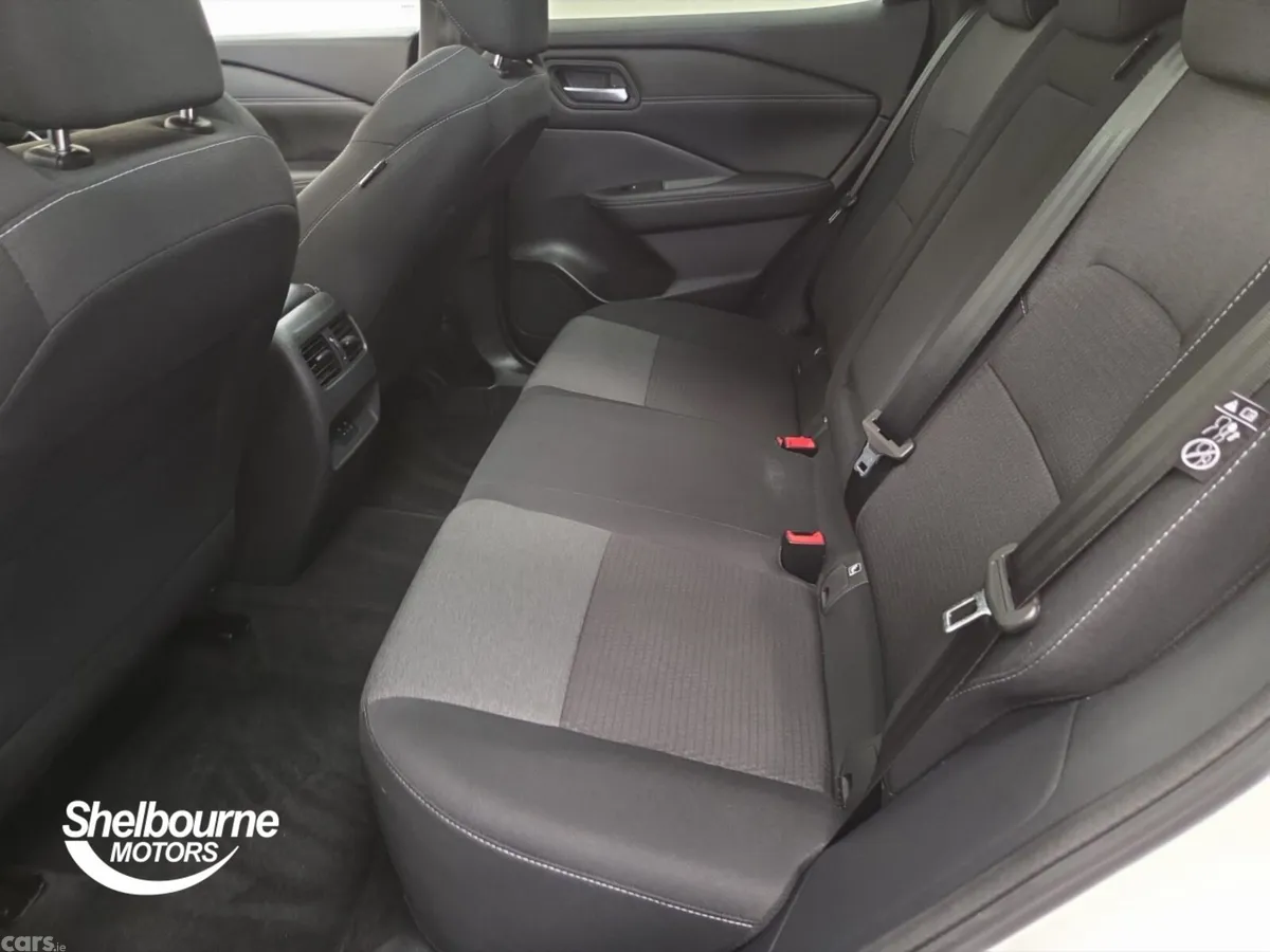 Nissan Qashqai Hatchback, Petrol, 2023, White