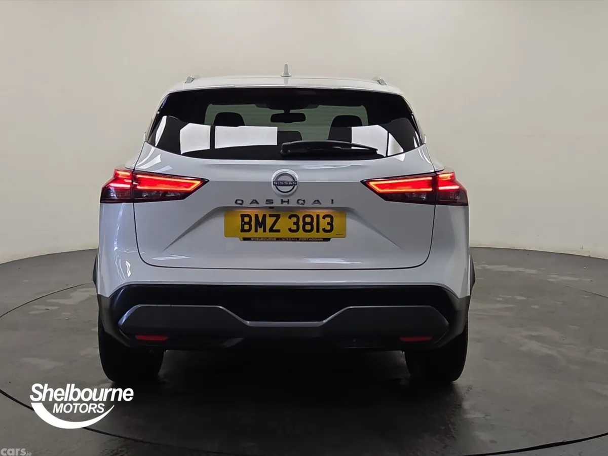 Nissan Qashqai Hatchback, Petrol, 2023, White