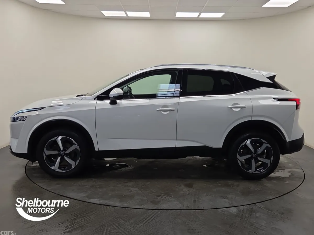 Nissan Qashqai Hatchback, Petrol, 2023, White