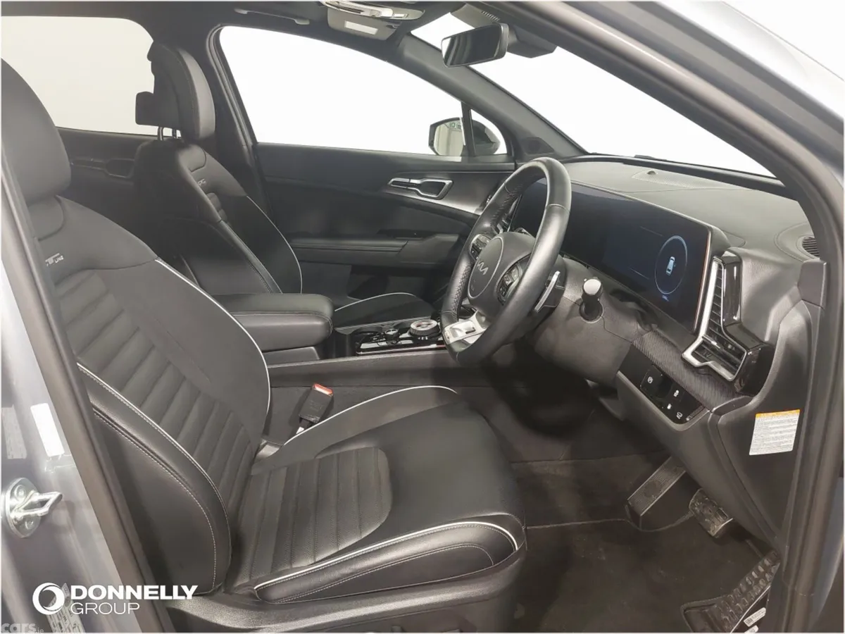 Kia Sportage SUV, Petrol Hybrid, 2025, Silver
