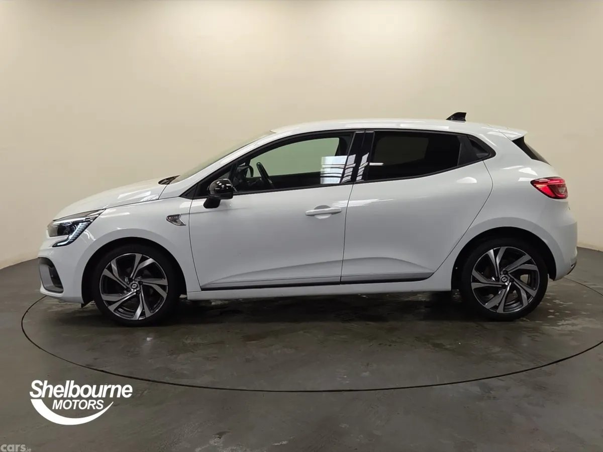 Renault Clio Hatchback, Petrol, 2023, White