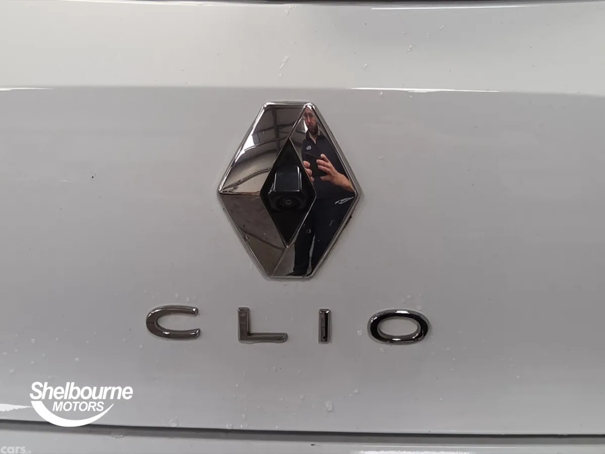 Renault Clio Hatchback, Petrol, 2023, White