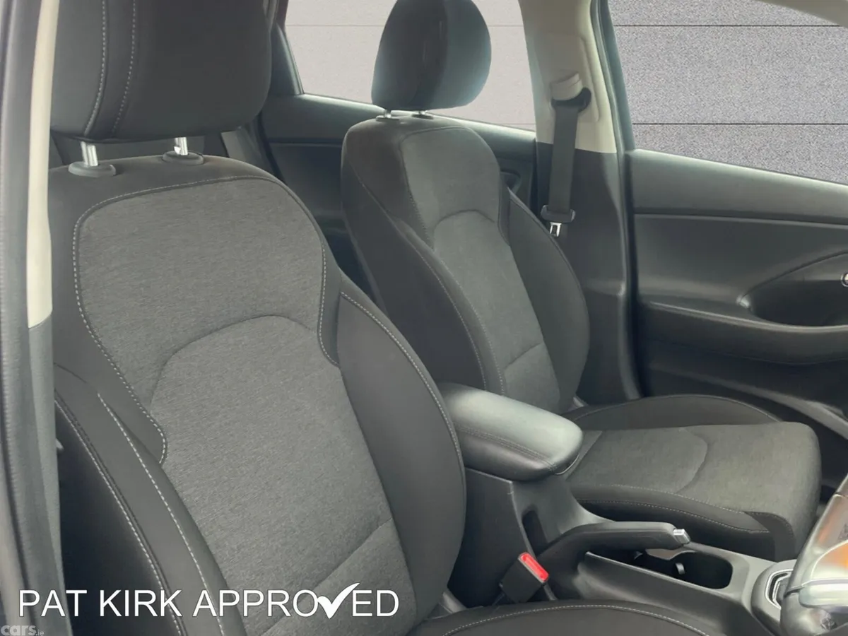 Hyundai i30 Estate, Petrol, 2023, Grey