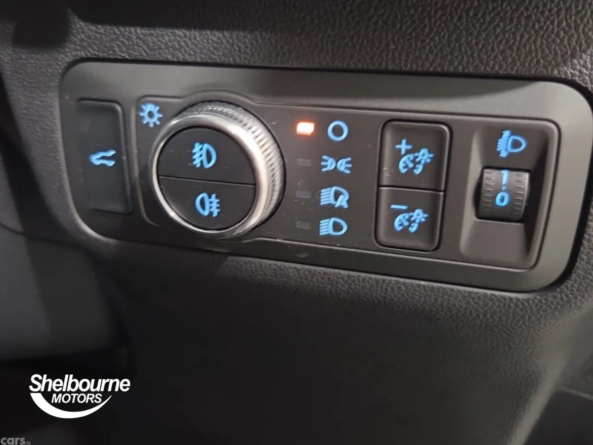 Ford Kuga Hatchback, Petrol, 2023, White
