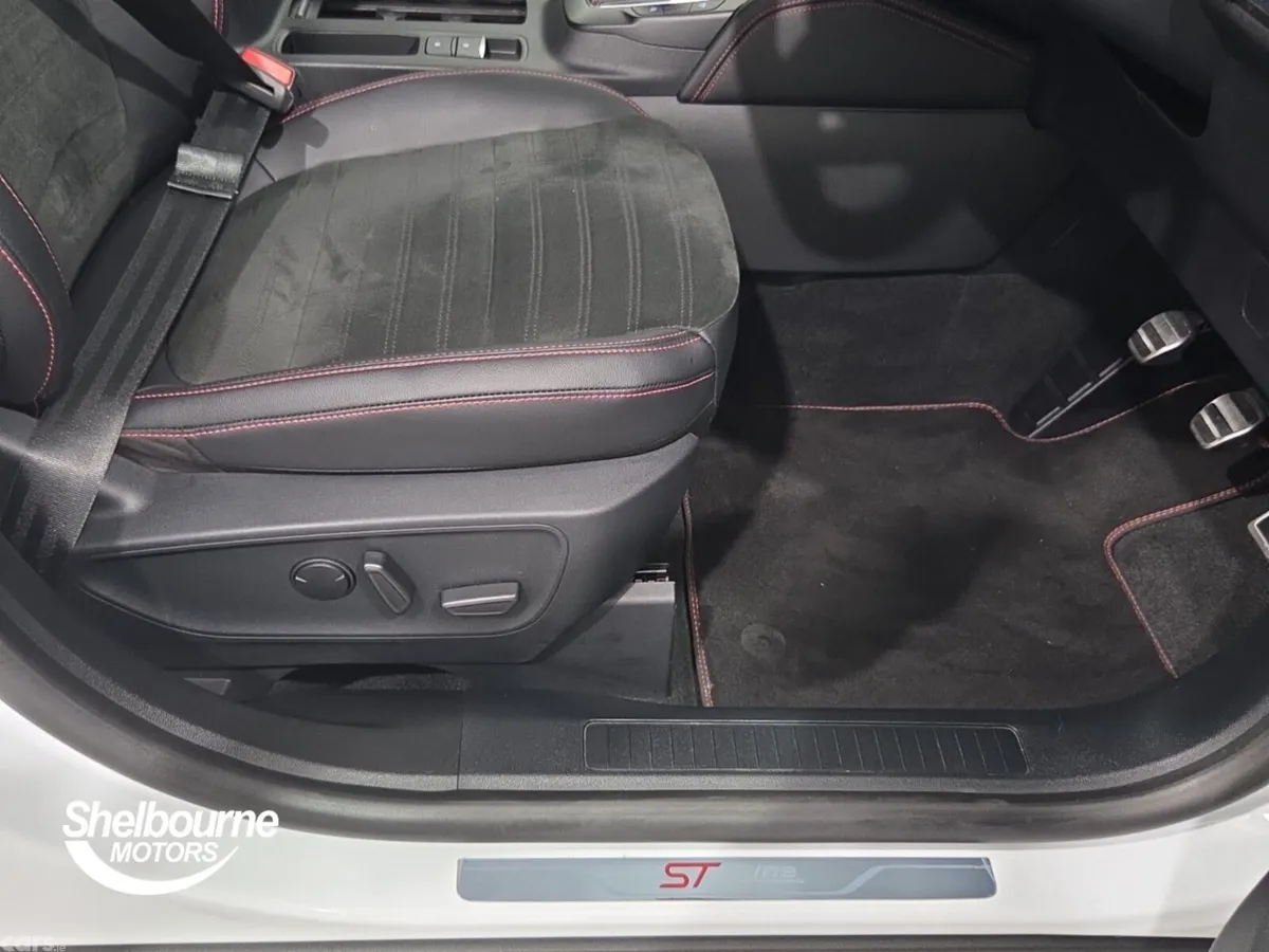 Ford Kuga Hatchback, Petrol, 2023, White