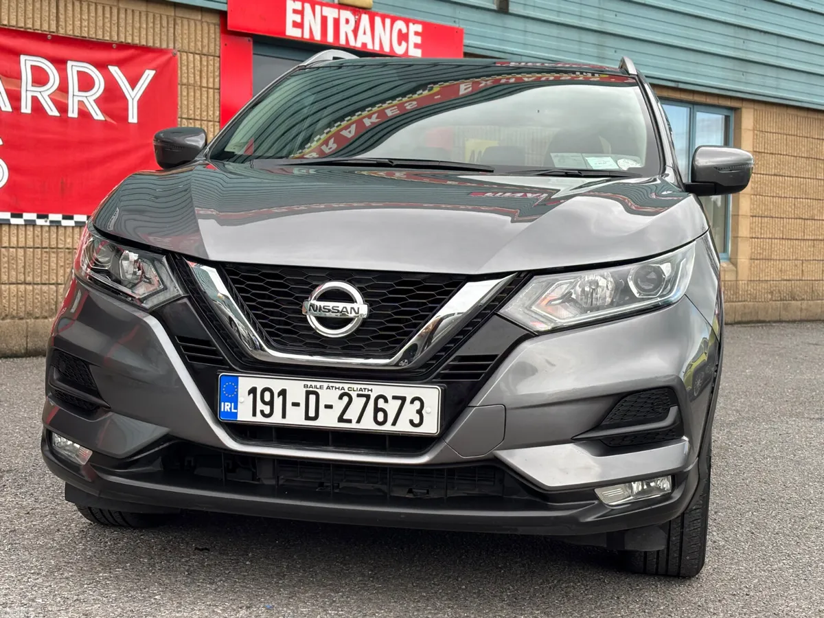 Nissan Qashqai MPV, Petrol, 2019, Grey