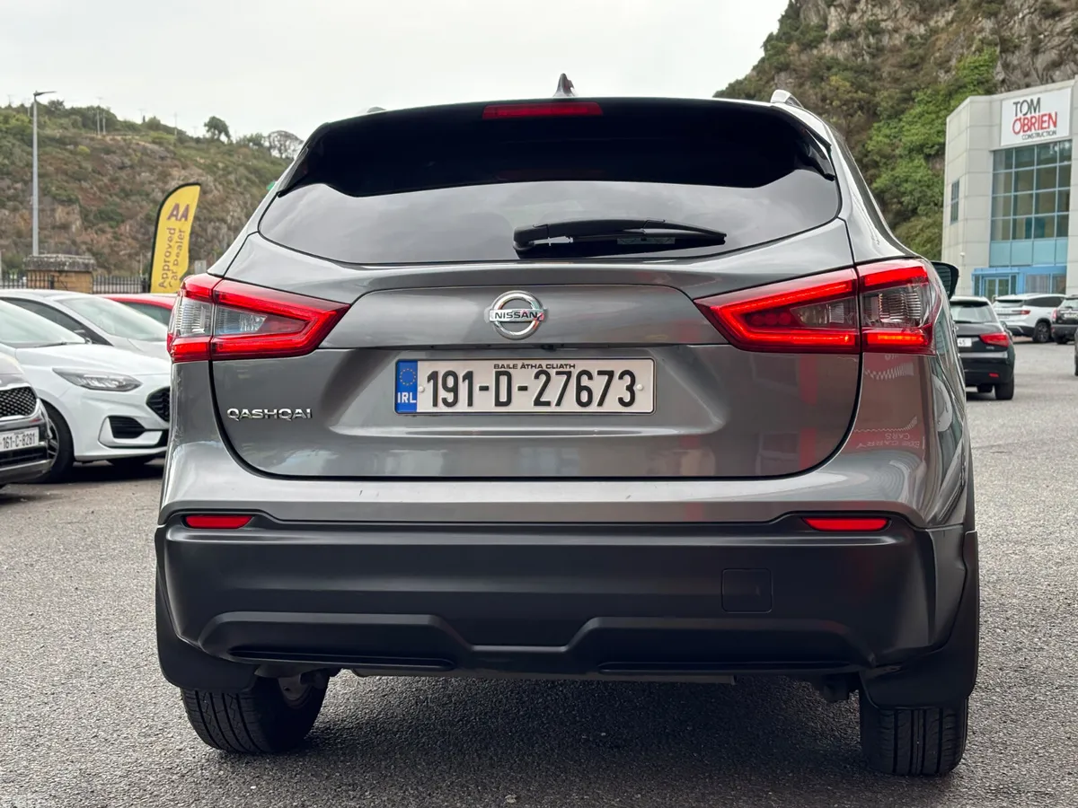 Nissan Qashqai MPV, Petrol, 2019, Grey