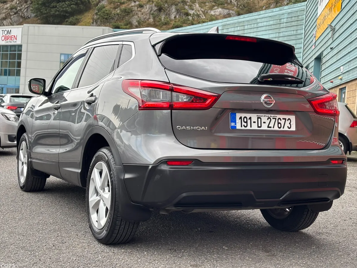 Nissan Qashqai MPV, Petrol, 2019, Grey