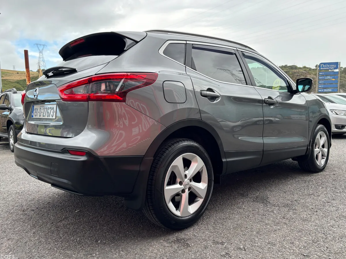 Nissan Qashqai MPV, Petrol, 2019, Grey