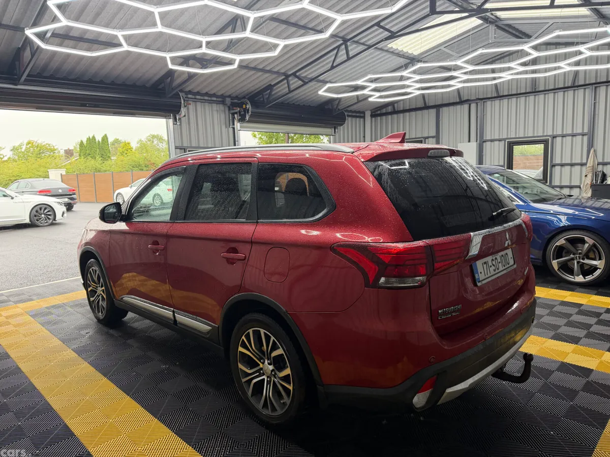 Mitsubishi Outlander SUV, Diesel, 2017, Red