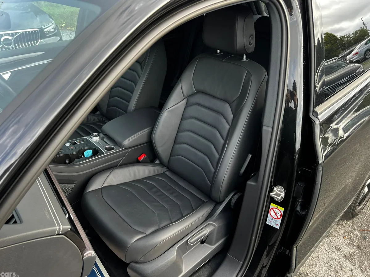 Volkswagen Touareg SUV, Diesel, 2023, Black