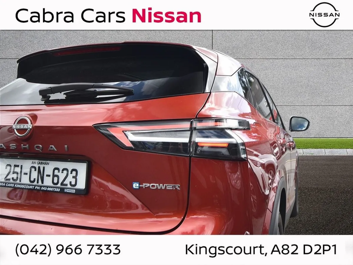 Nissan Qashqai MPV, Petrol Hybrid, 2025, Red