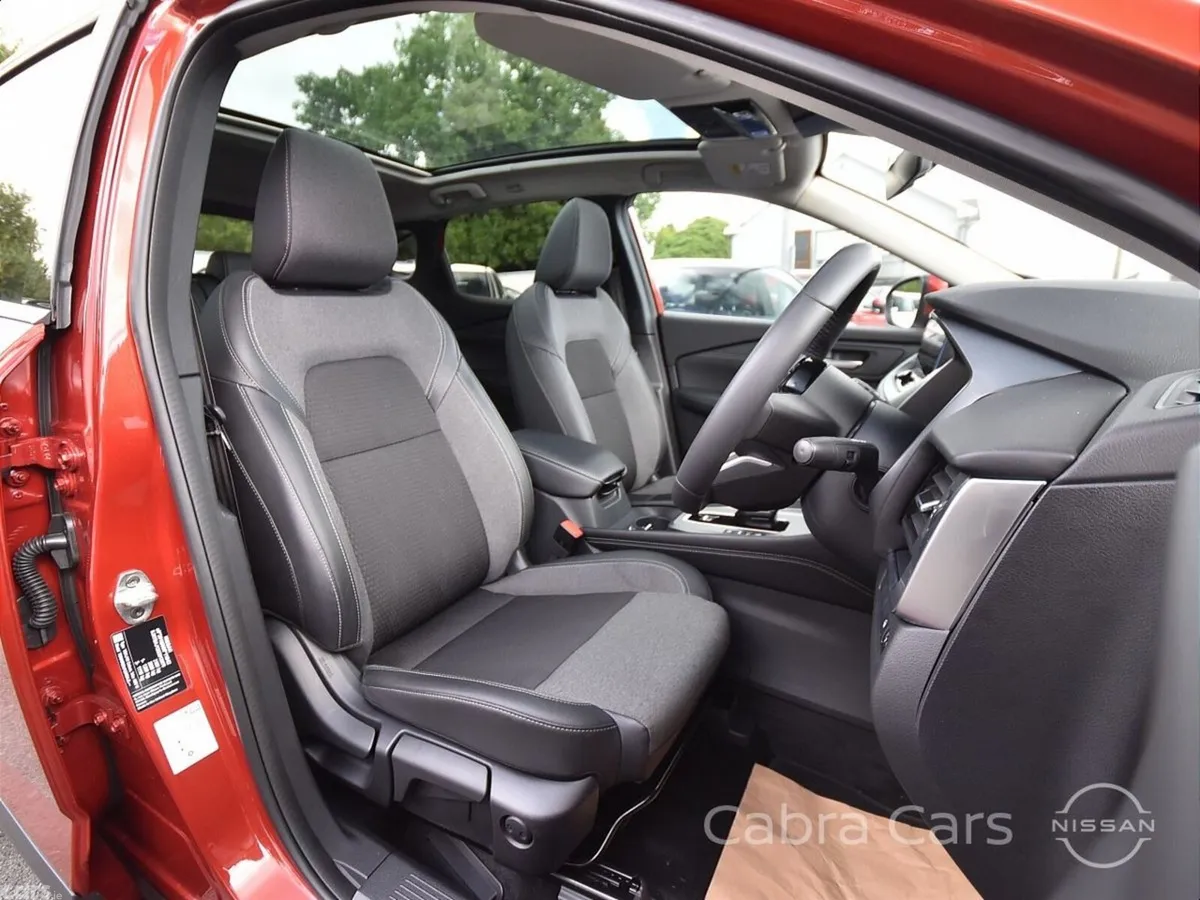 Nissan Qashqai MPV, Petrol Hybrid, 2025, Red