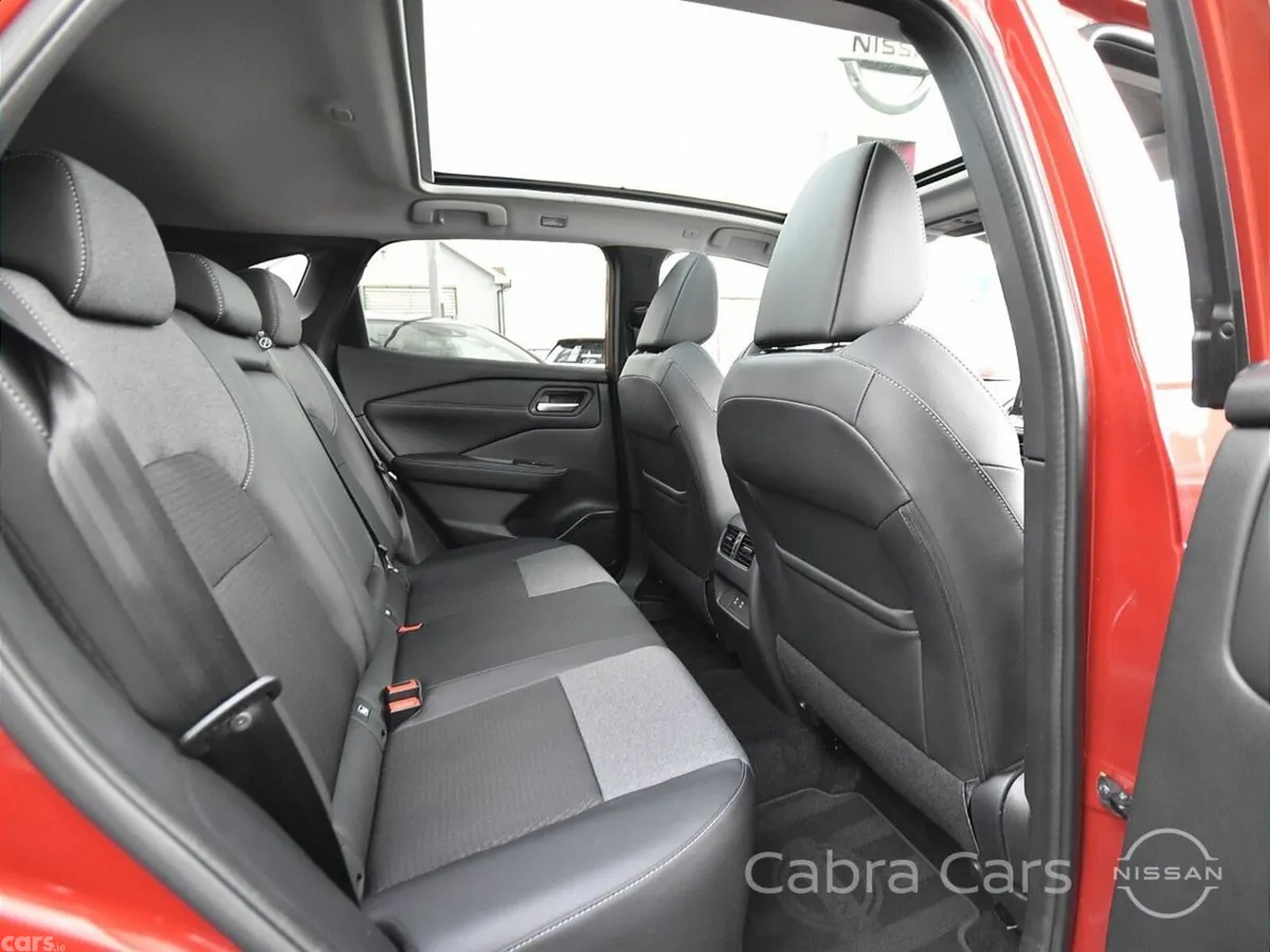 Nissan Qashqai MPV, Petrol Hybrid, 2025, Red