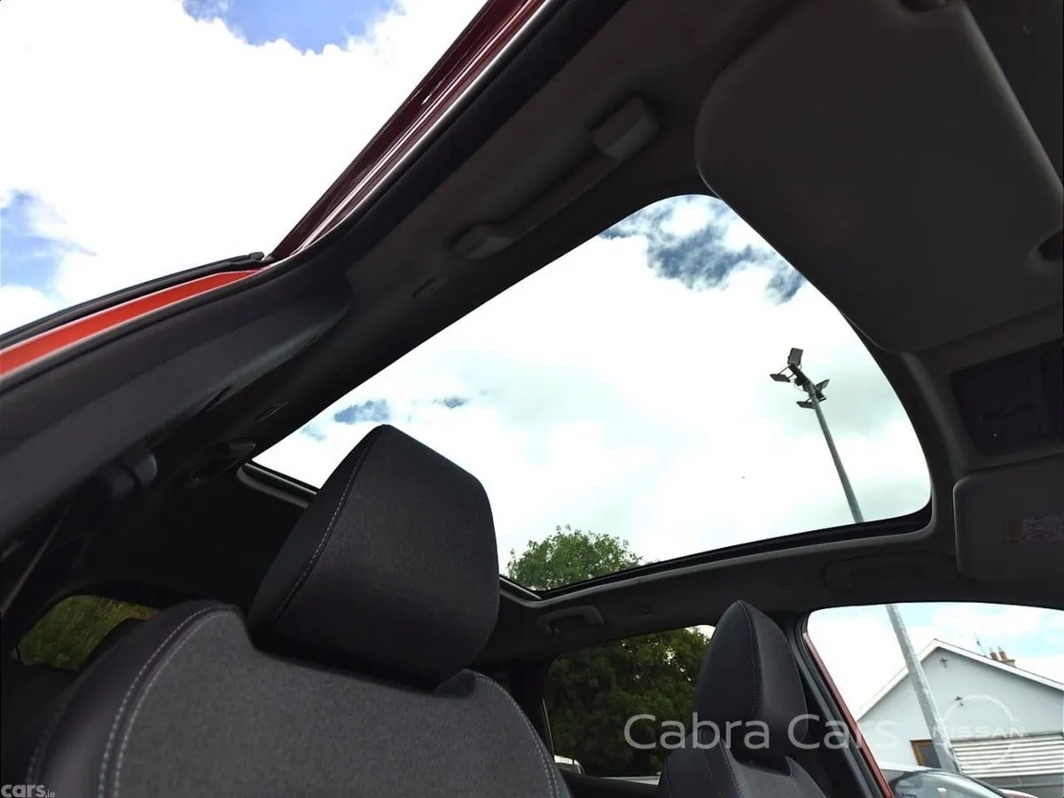 Nissan Qashqai MPV, Petrol Hybrid, 2025, Red