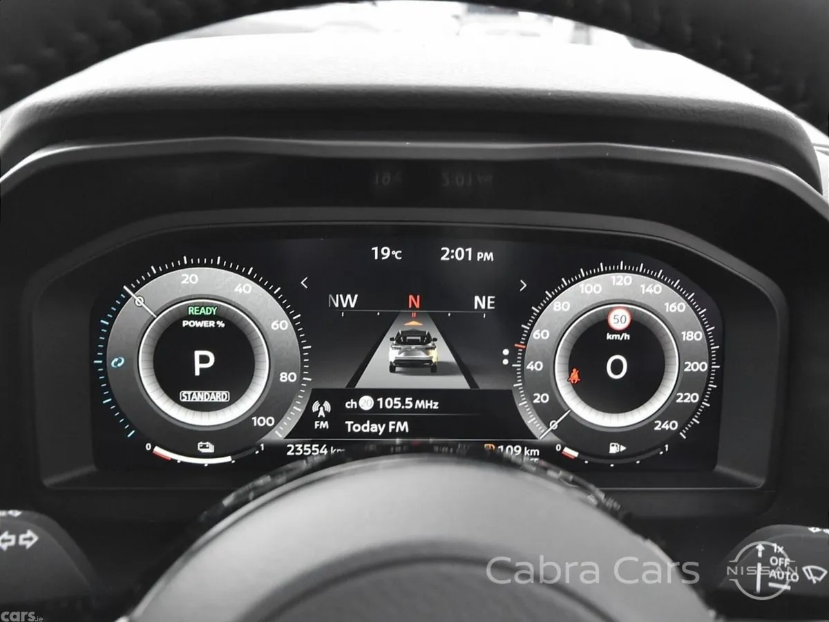 Nissan Qashqai MPV, Petrol Hybrid, 2025, Red