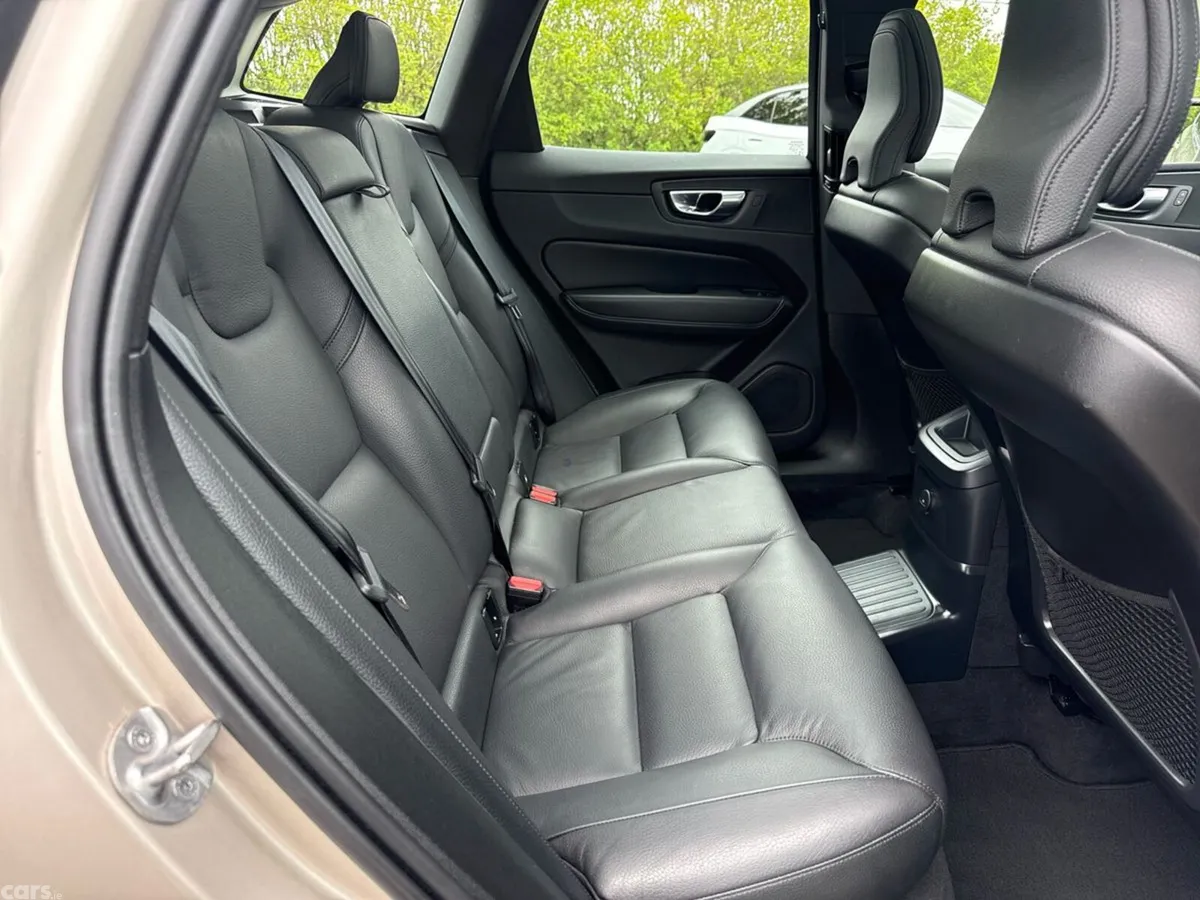 Volvo XC60 SUV, Petrol Plug-in Hybrid, 2024, Grey