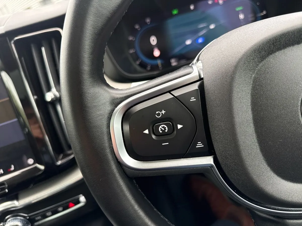 Volvo XC60 SUV, Petrol Plug-in Hybrid, 2024, Grey