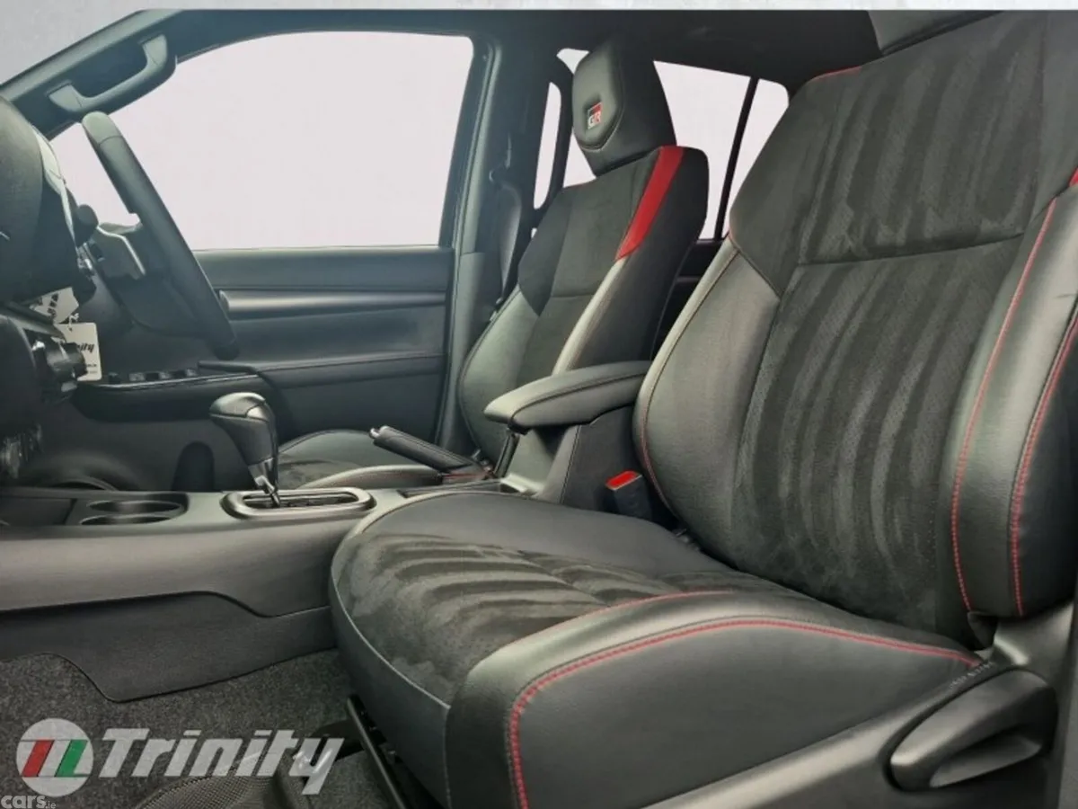 Toyota Hilux Pick Up, Diesel, 2024, Black