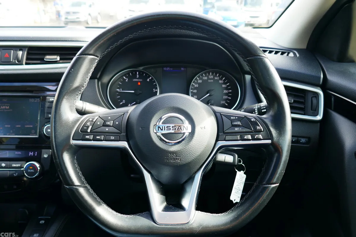 Nissan Qashqai MPV, Diesel, 2020, Grey