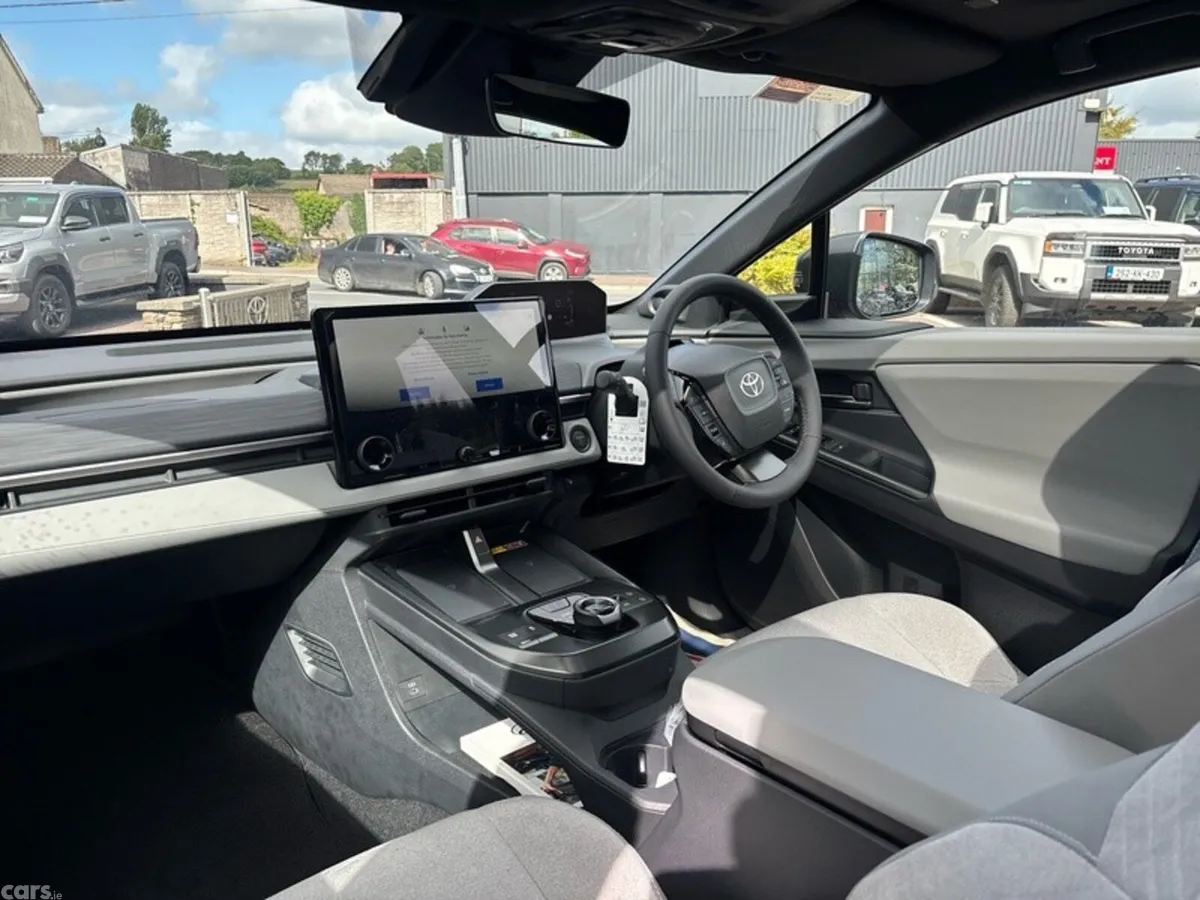 Toyota C-HR Estate, Electric, 2026, Brown