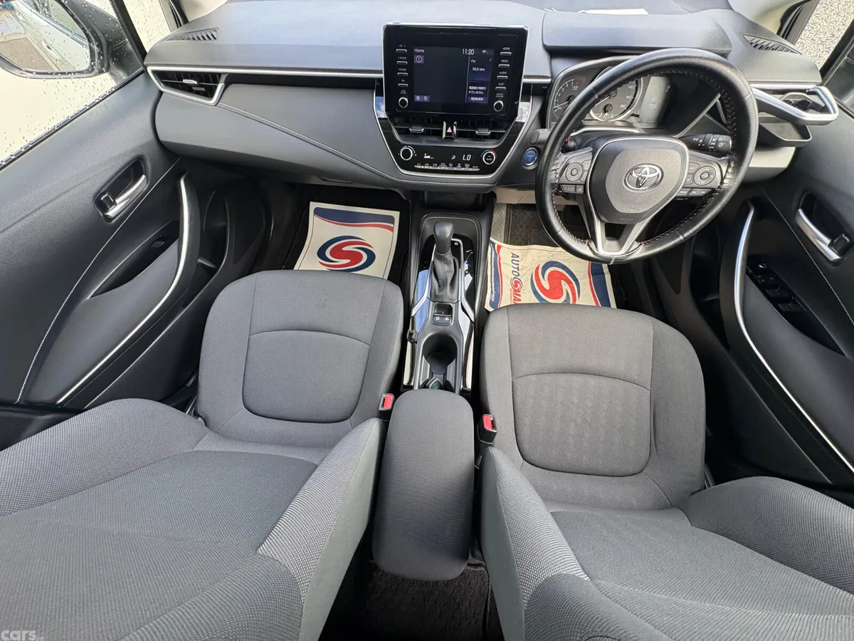 Toyota Corolla Saloon, Petrol Hybrid, 2020, White