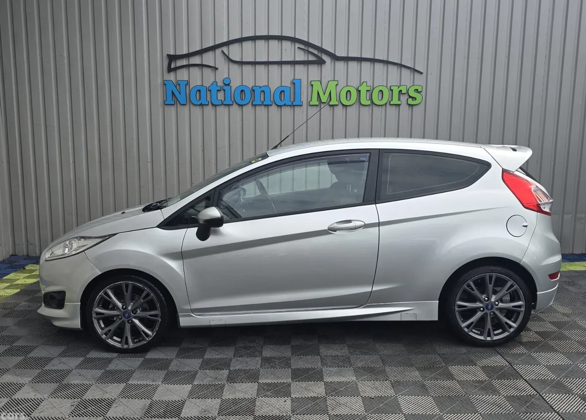 Ford Fiesta Hatchback, Petrol, 2016, Silver